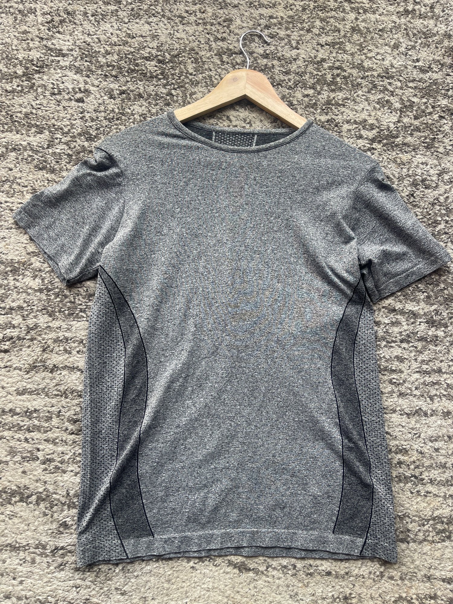 T-shirt gris · Taille M
